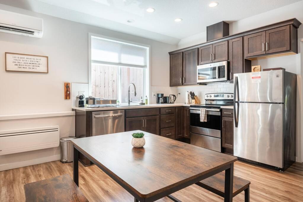 Walkable Apt Next To Restaurants, Bars, And Shops! Портланд Екстериор снимка
