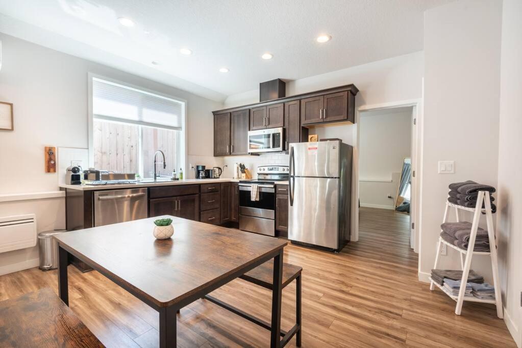 Walkable Apt Next To Restaurants, Bars, And Shops! Портланд Екстериор снимка
