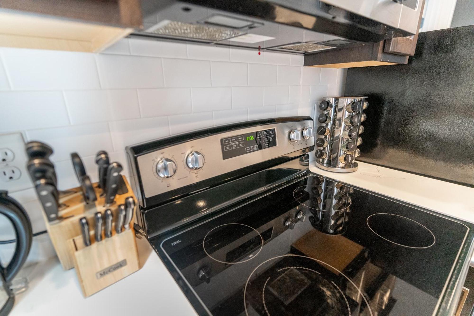 Walkable Apt Next To Restaurants, Bars, And Shops! Портланд Екстериор снимка