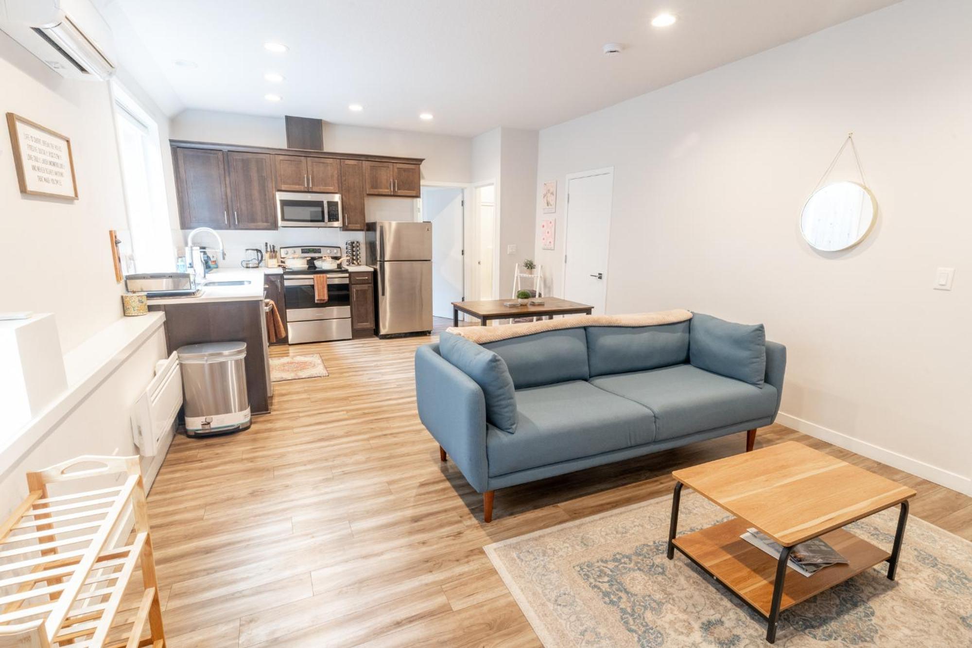 Walkable Apt Next To Restaurants, Bars, And Shops! Портланд Екстериор снимка